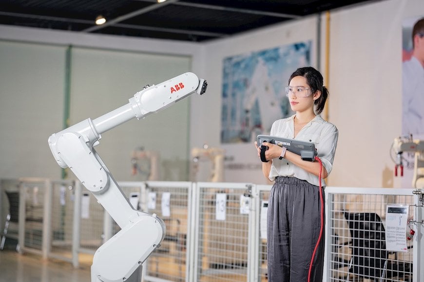 ABB visar upp lösningar för att accelerera intelligent tillverkning och sjukvård på China International Industry Fair